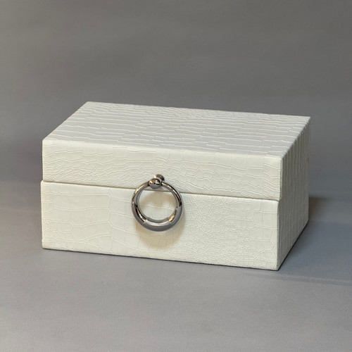 باکس دکوراتیو چرم سفید طرح الگا نقره ای ۲۲۴۰