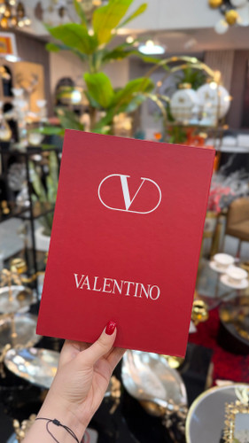 کتاب دکوراتیو قرمز Valentino 2316