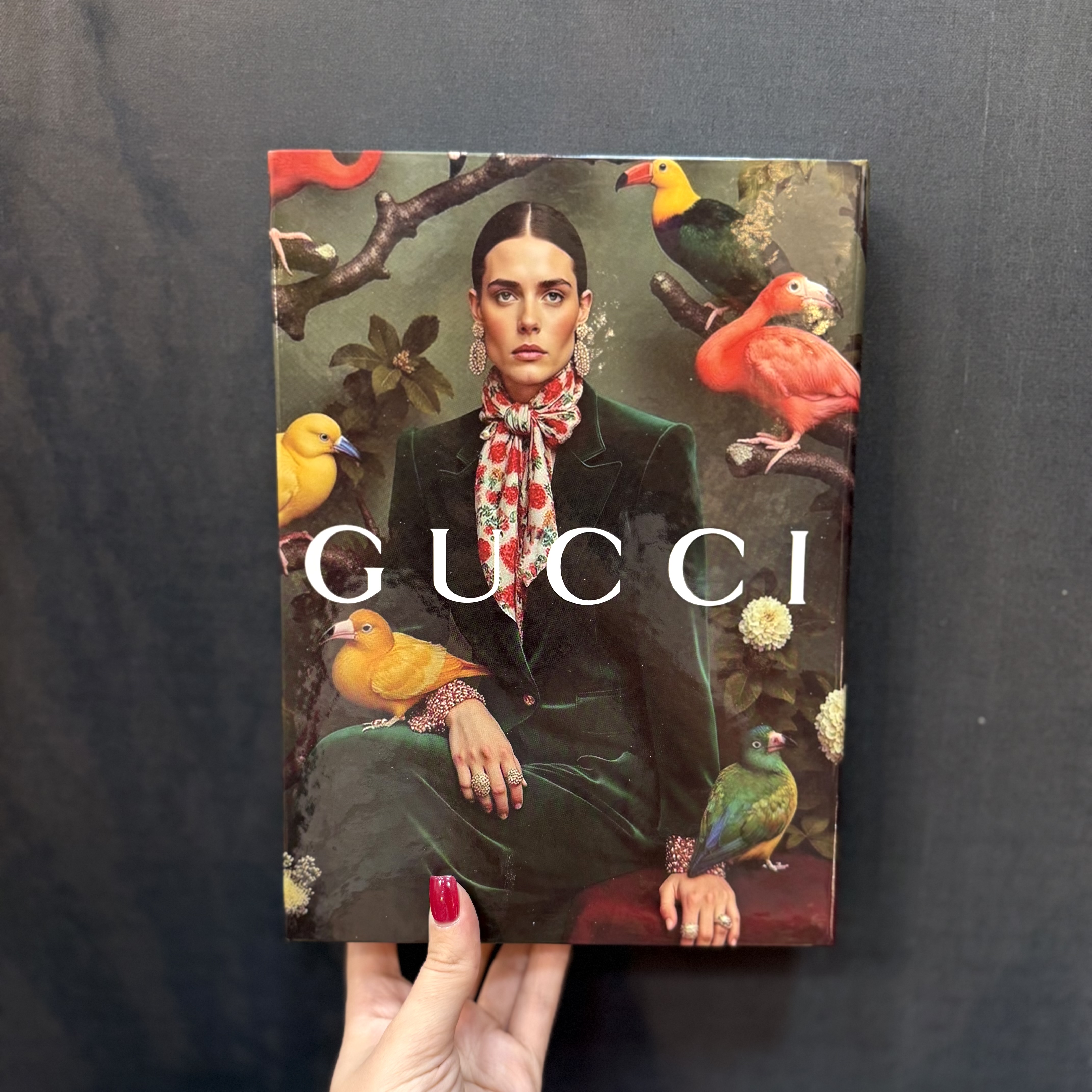 کتاب دکوراتیو گوچی GUCCi 2463